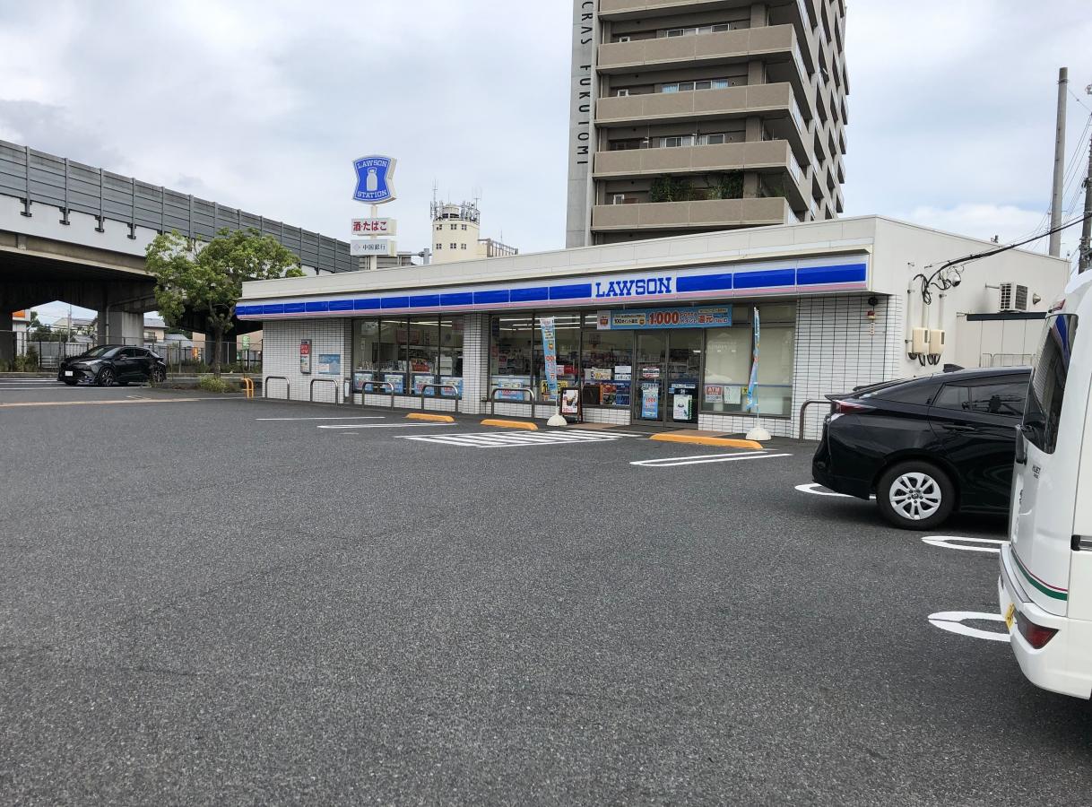 コンビニ　ローソン岡山福富中店（コンビニ）まで625m