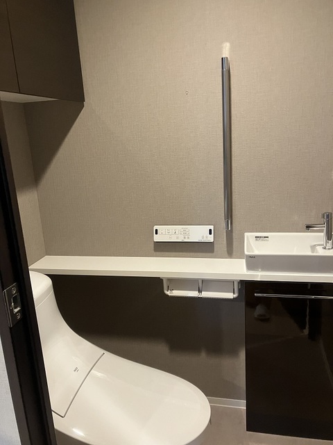 トイレ　※写真は同タイプ住戸です。