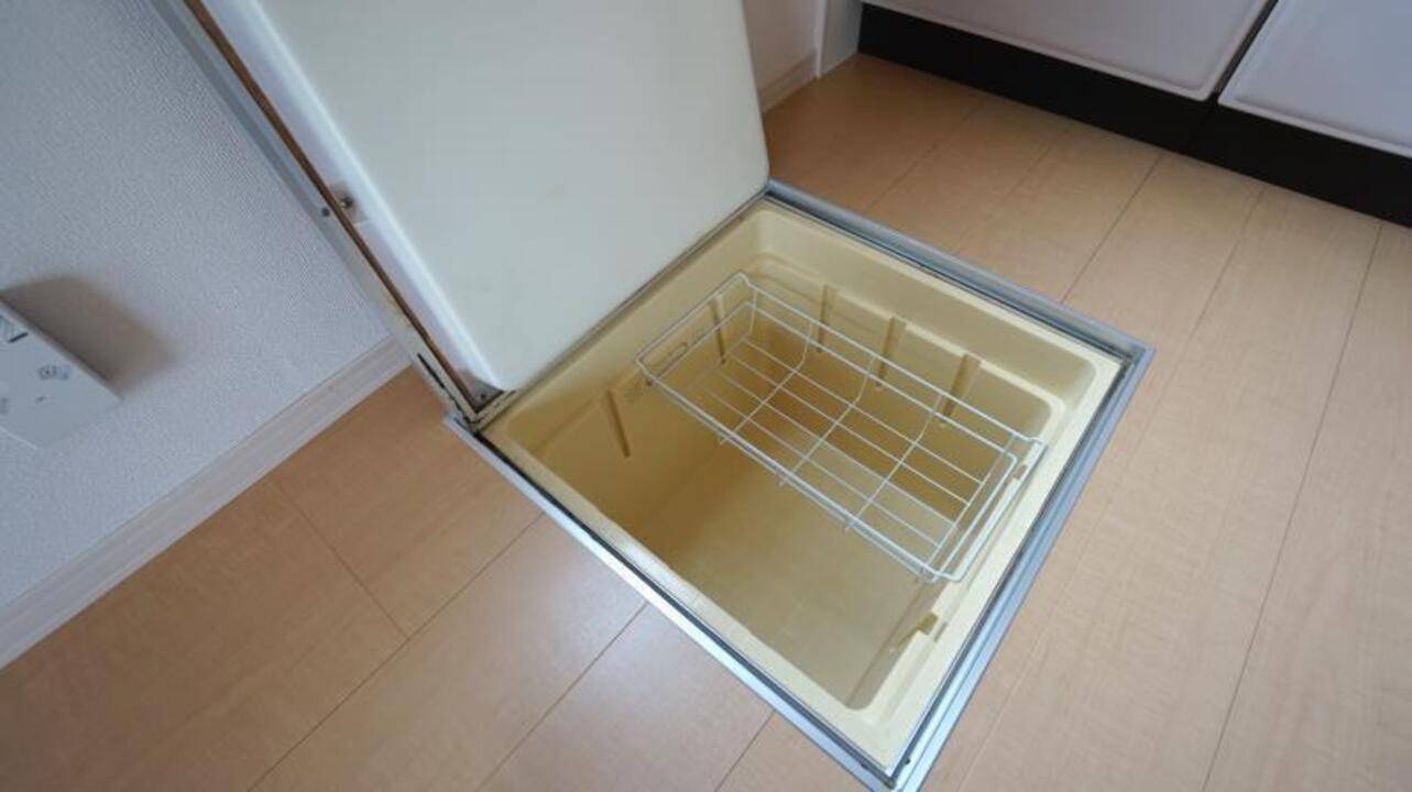 収納　床下収納