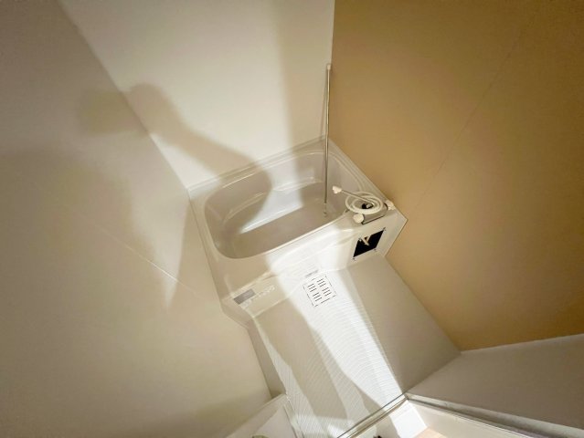 バス・シャワールーム　広めのお風呂は一日の疲れを癒してくれます。