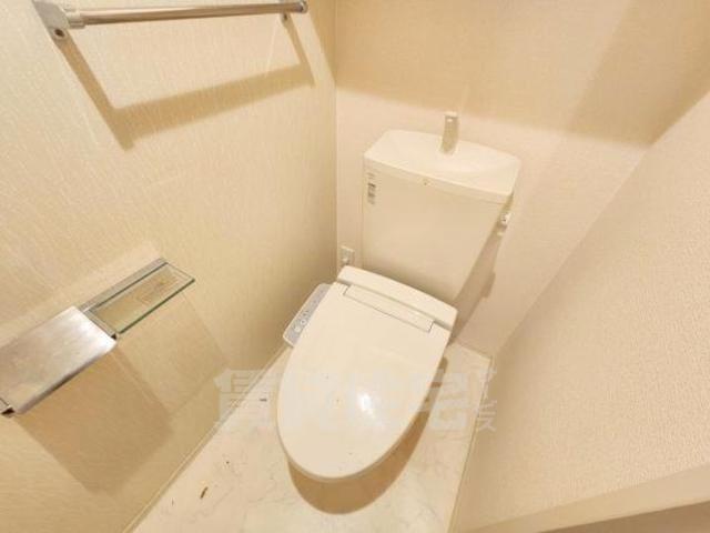 ＪＲ東海道本線 岸辺駅 徒歩11分 3階建 築12年のトイレ写真