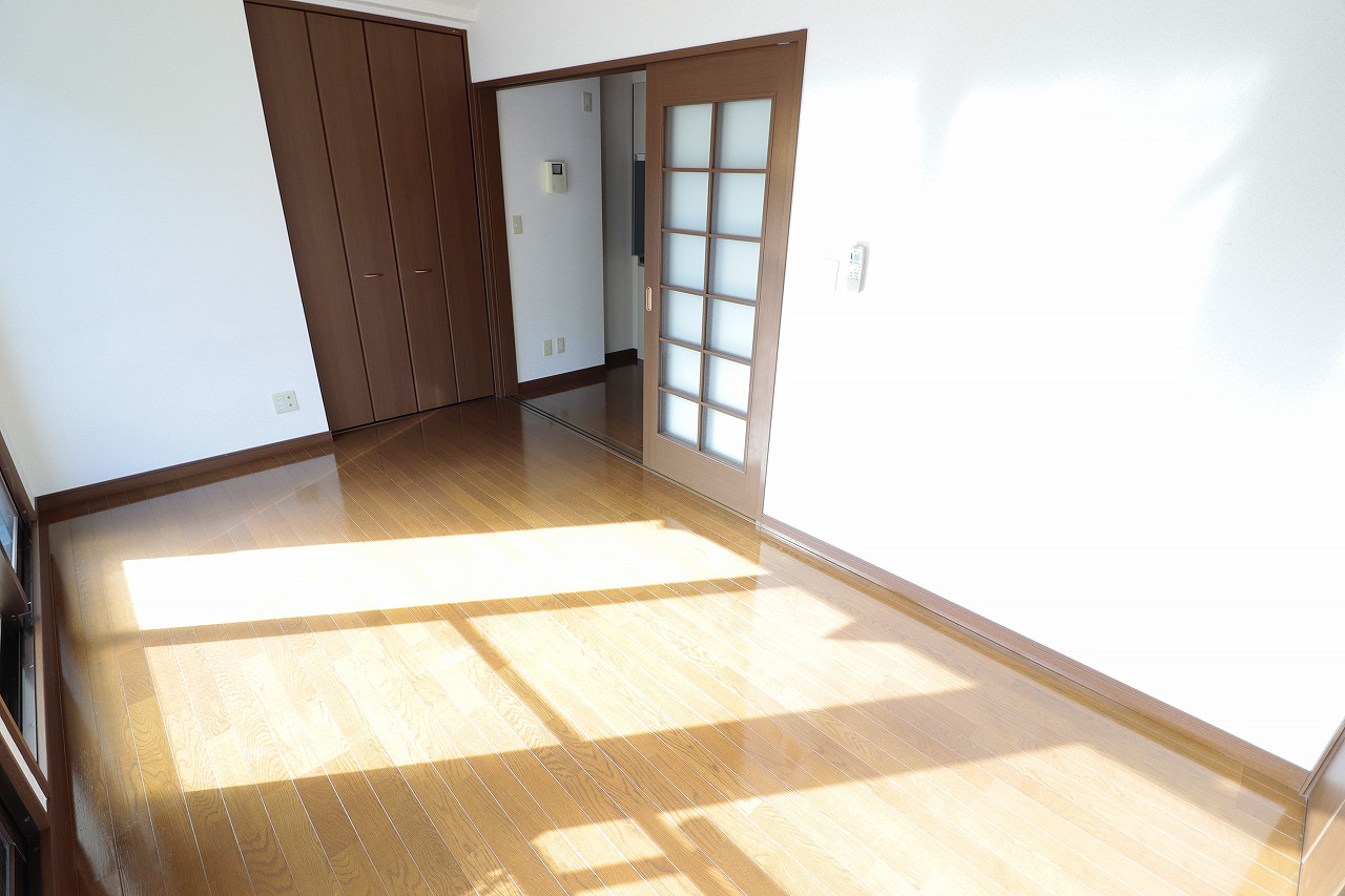 居室・リビング　※同物件、別部屋の写真です。