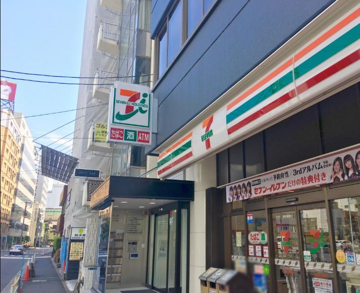 コンビニ　セブンイレブン日本橋小網町店（コンビニ）まで98m