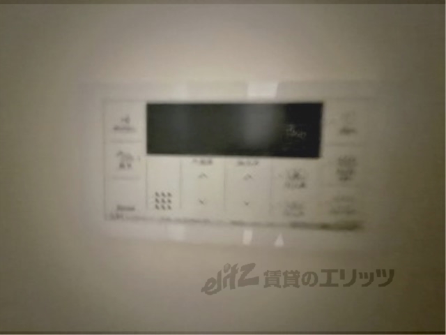 その他設備　給湯器リモコン