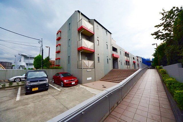 建物外観　★デザイナーズ物件★