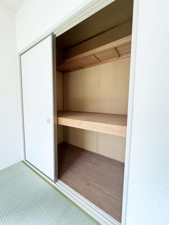メゾンヤスアキーナA号棟の内装写真
