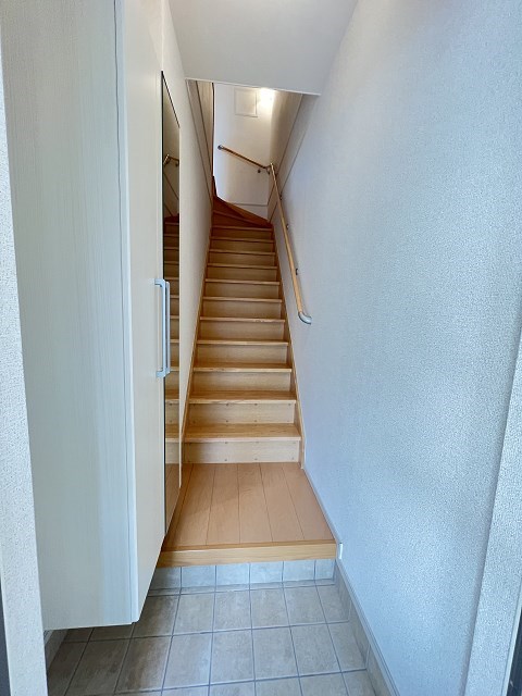 玄関　落ち着いた玄関です