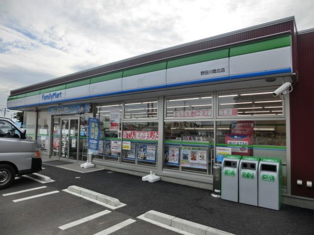 コンビニ　ファミリーマート（コンビニ）まで4140m