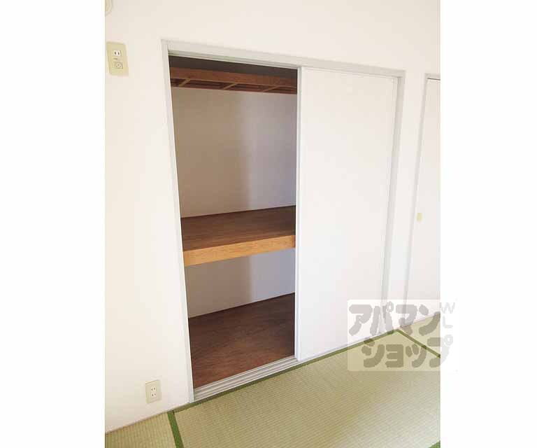 収納　使い勝手の良い押入れです