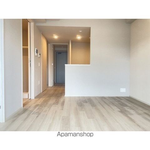 ウエリスアーバン住吉EASTの居間写真
