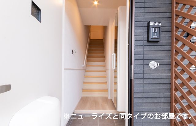 ニュー ライジング サンの玄関写真