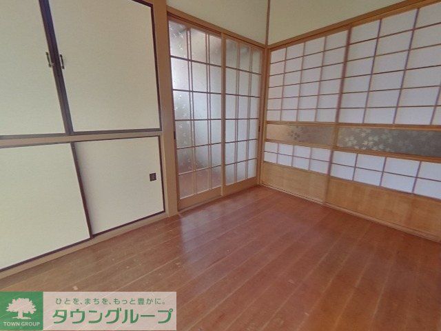 越谷市伊原1丁目戸建の居間写真