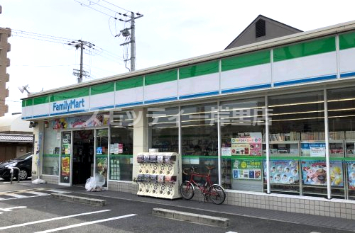 コンビニ　ファミリーマート MYS万代東二丁目店（コンビニ）まで573m