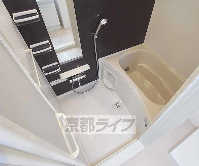 バス・シャワールーム　きれいなお風呂です。