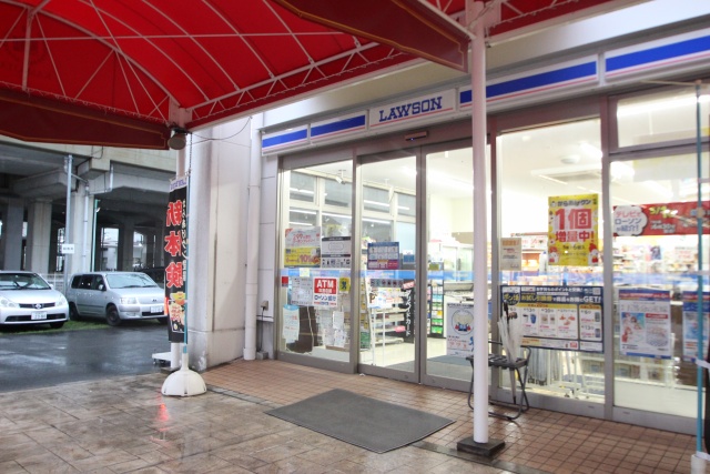 コンビニ　ローソン 上小田井駅前店（コンビニ）まで200m