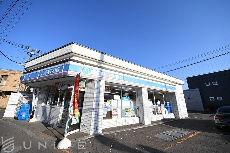 コンビニ　ローソン札幌南16条西店（コンビニ）まで512m