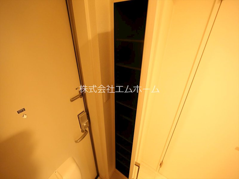 エール高畑の玄関写真