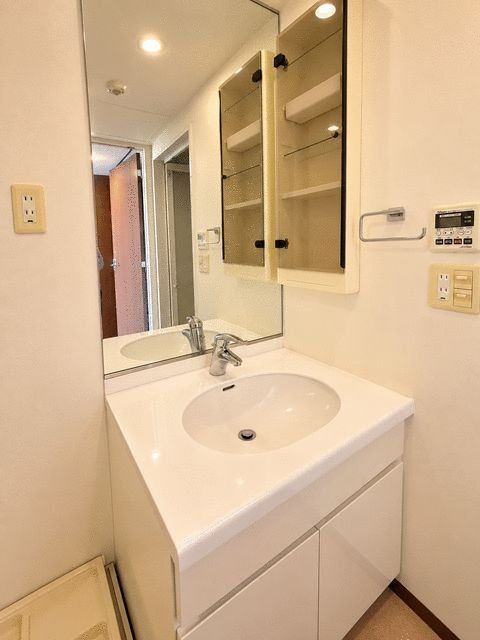白金タワーの内装写真