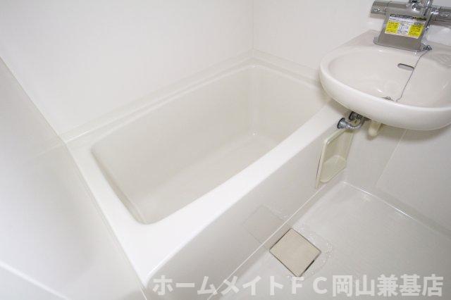 岡山電軌東山本線 城下駅 徒歩19分 2階建 築28年の風呂写真