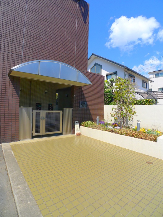 ＪＲ京浜東北線 浦和駅 徒歩9分 3階建 築38年の外観写真