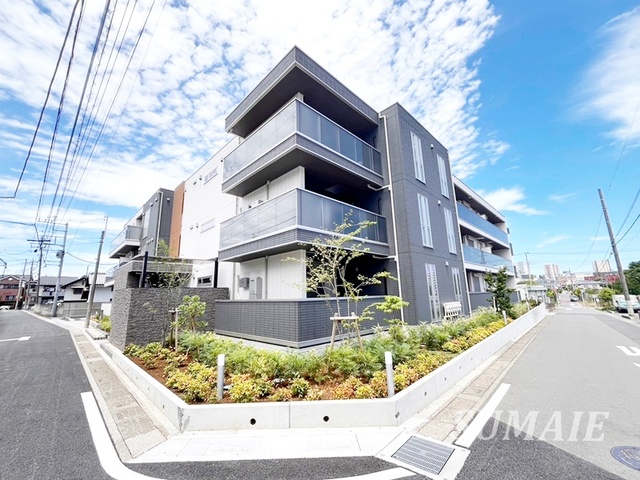建物外観　3階建てのマンション！