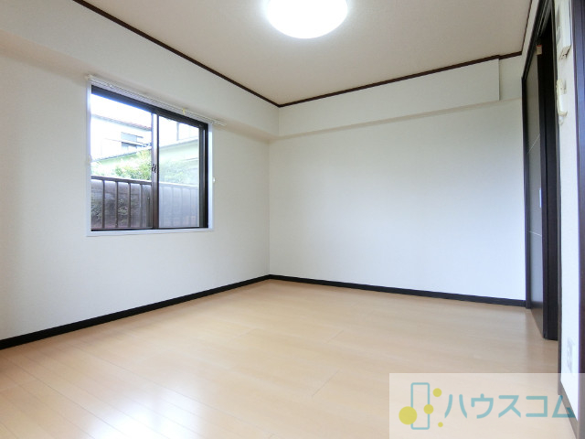メゾンドゥラフィーヌの居間写真