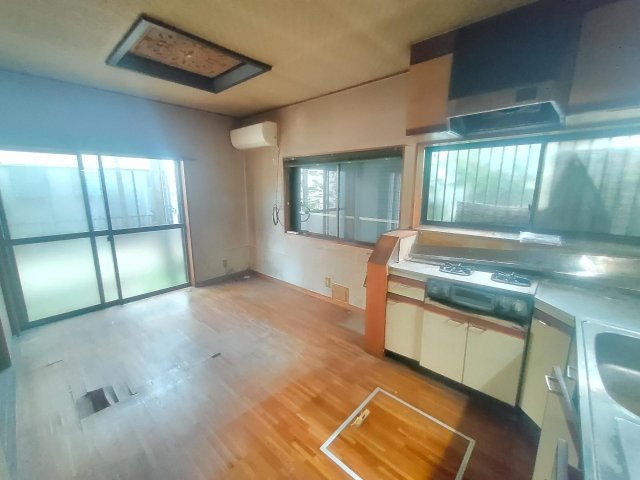 厚木市山際 戸建ての居間写真