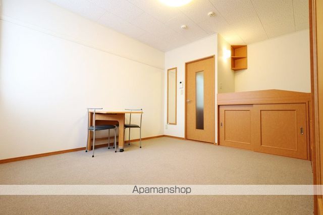 レオパレス瀬田川の居間写真