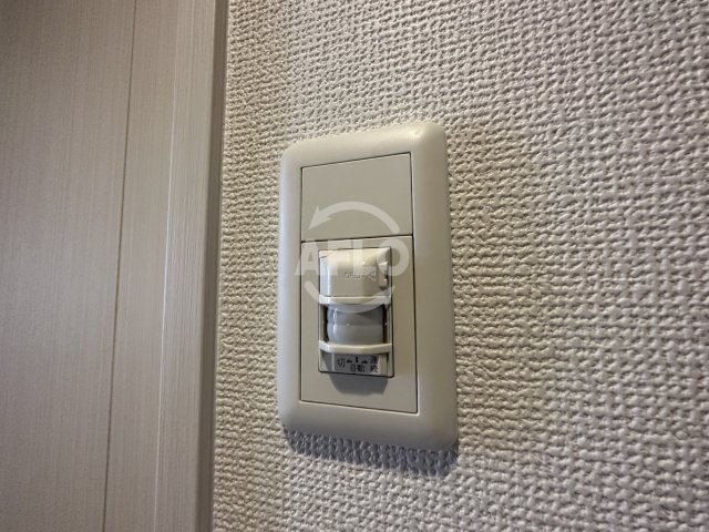 その他設備　エステムプラザ難波WESTリバークロス　人感センサーライト