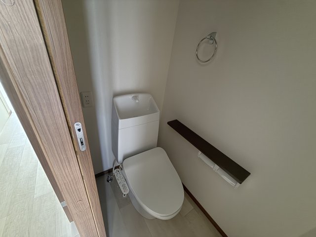 ＪＲ武豊線 乙川駅 徒歩11分 2階建 築1年のトイレ写真