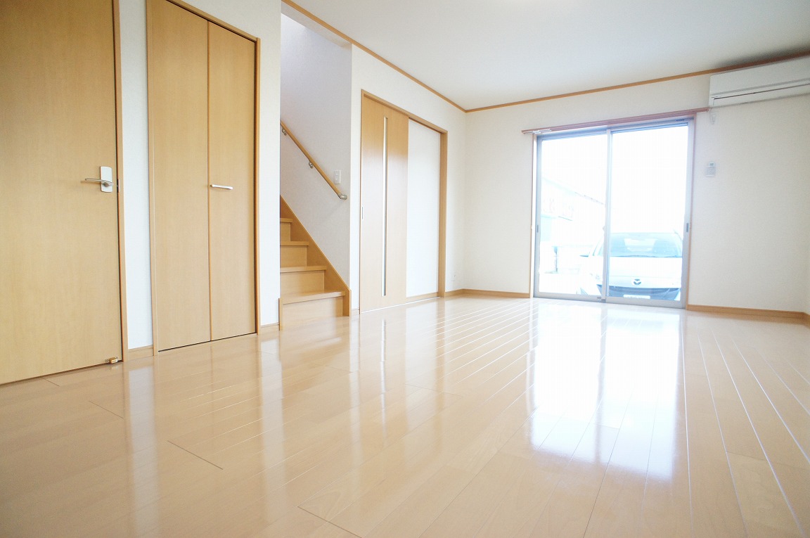 その他設備　明るリビングルームですよ♪