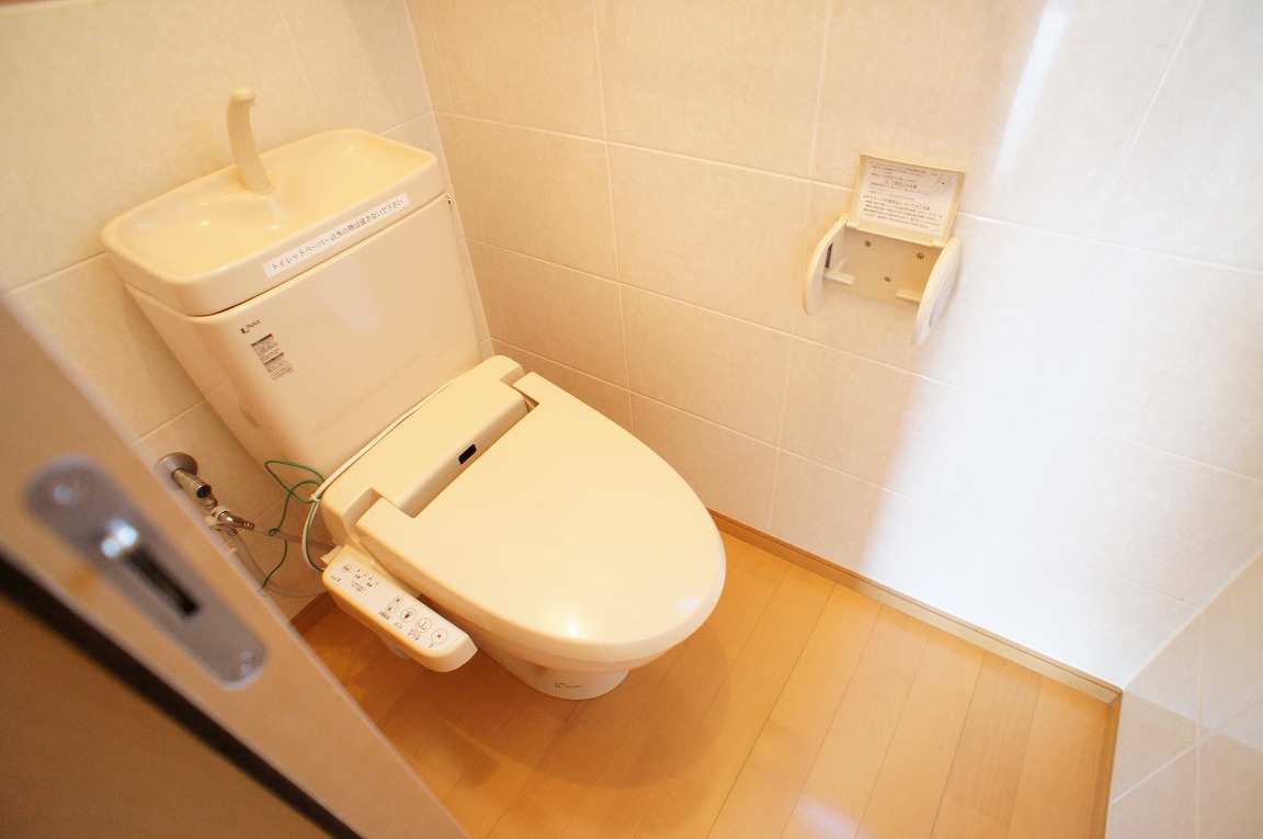 トイレ　ウォシュレット付♪