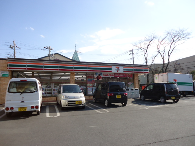 コンビニ　セブンイレブンふじみ野鶴ケ岡店（コンビニ）まで671m