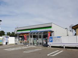 コンビニ　ファミリーマート内灘向粟崎店（コンビニ）まで595m