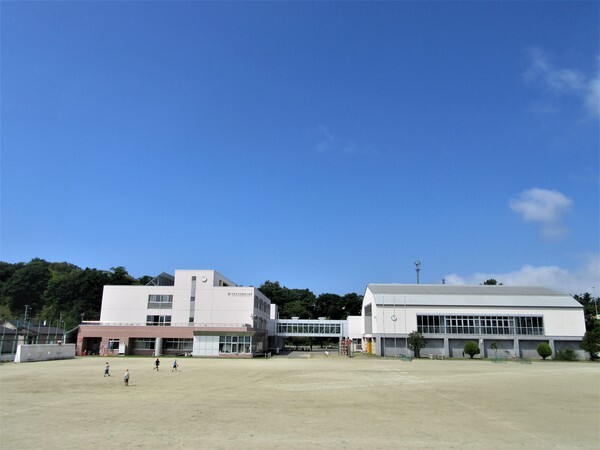 【コーポぶどうの木IIの小学校】