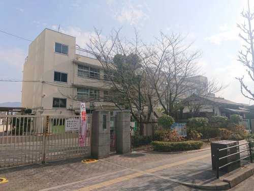 【八尾市末広町のアパートの小学校】