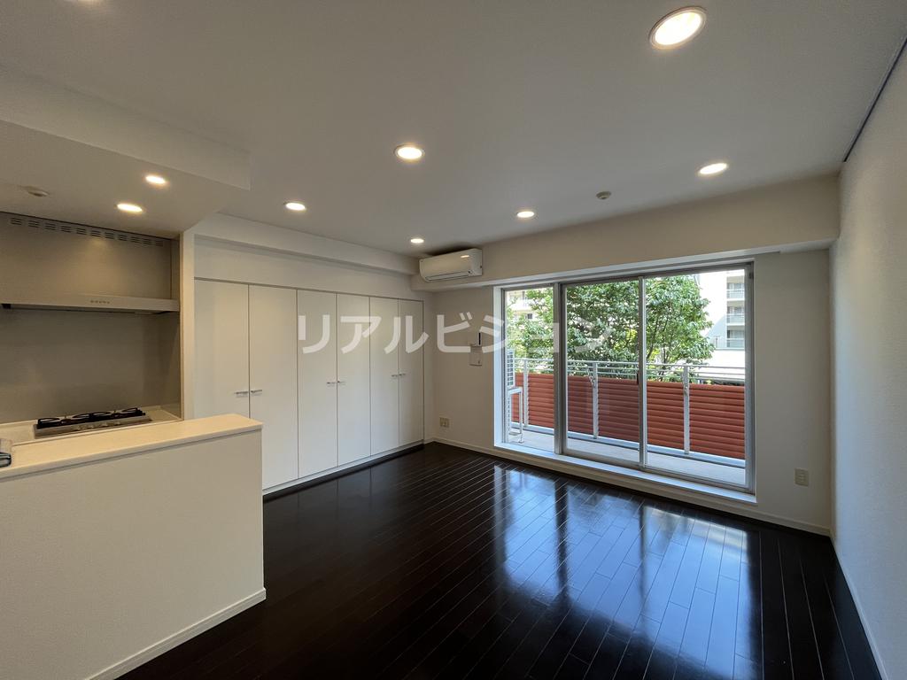 居室・リビング　他部屋参考写真です。