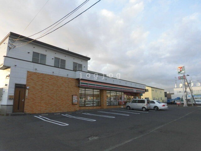 コンビニ　セブン-イレブン 釧路若松町店（コンビニ）まで672m