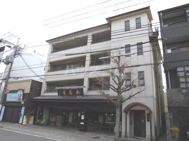 京都市中京区西ノ京池ノ内町のマンションの建物外観