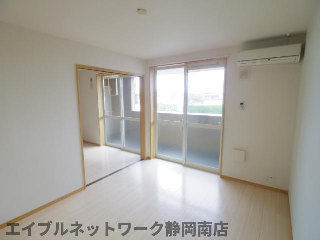 その他部屋・スペース　ゆったりとした居間です