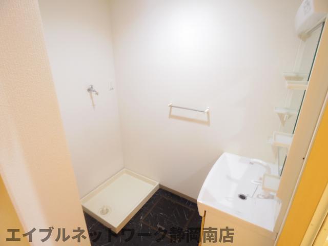 洗面設備　使いやすい洗面所です