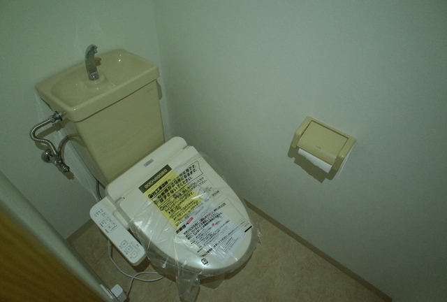 トイレ　温水洗浄便座