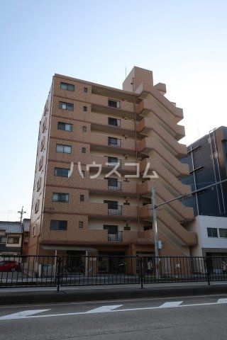 名古屋市熱田区二番のマンションの建物外観