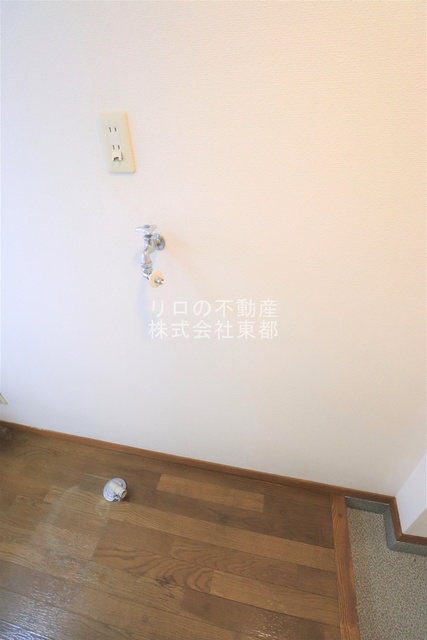 その他　洗濯機置き場は室内にあるので雨に濡れる心配はありません。