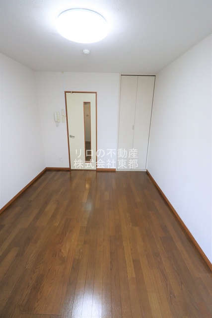 その他部屋・スペース　落ち着いた色合いのフローリング（♪）優しい雰囲気の室内です☆