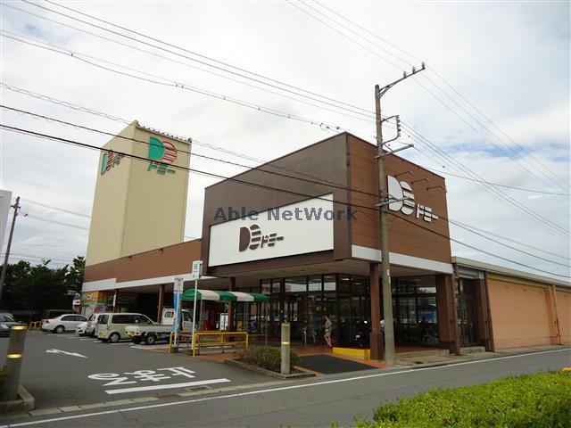 【西尾市巨海町のアパートのスーパー】