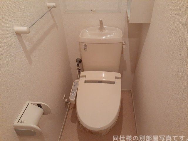 【カーザ・プラシードＢのトイレ】