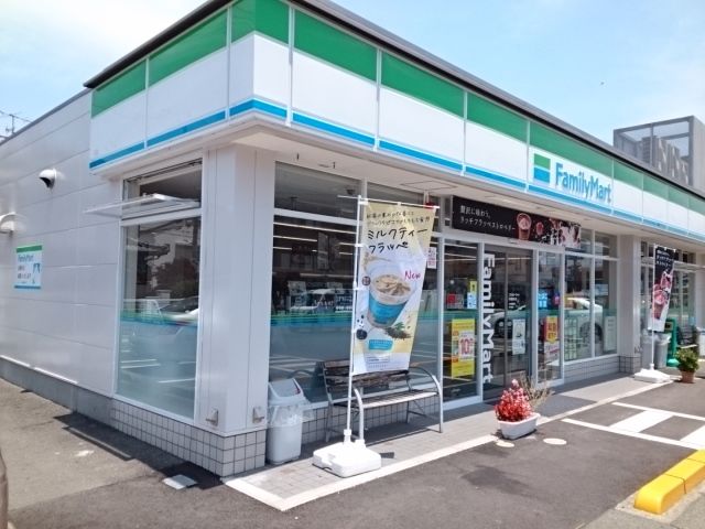 【松山市南斎院町のアパートのコンビニ】