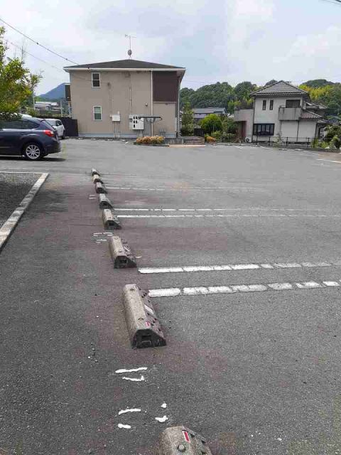 【エクセレント　パレスＢの駐車場】