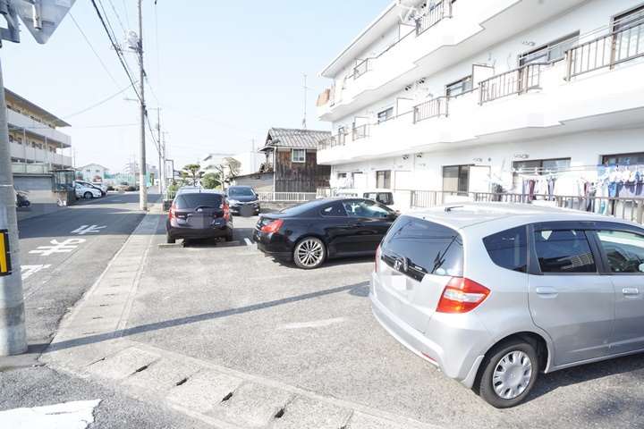 駐車場　駐車場